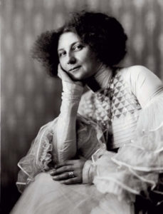Emilie Louise Floge (1874-1952)